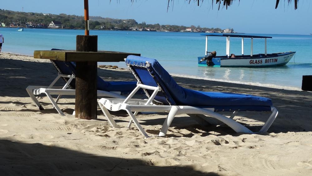 Bar-B-Barn Beach Hotel Negril Bagian luar foto