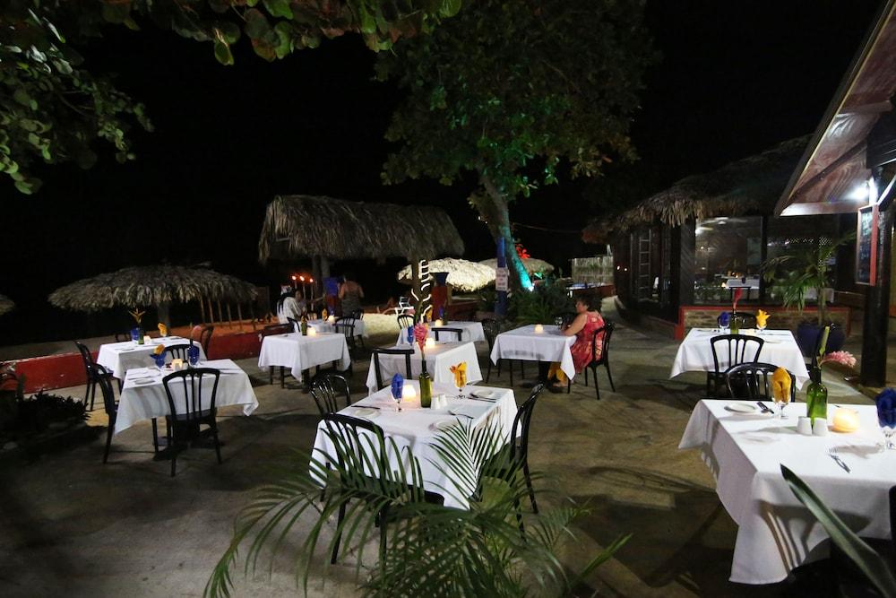 Bar-B-Barn Beach Hotel Negril Bagian luar foto