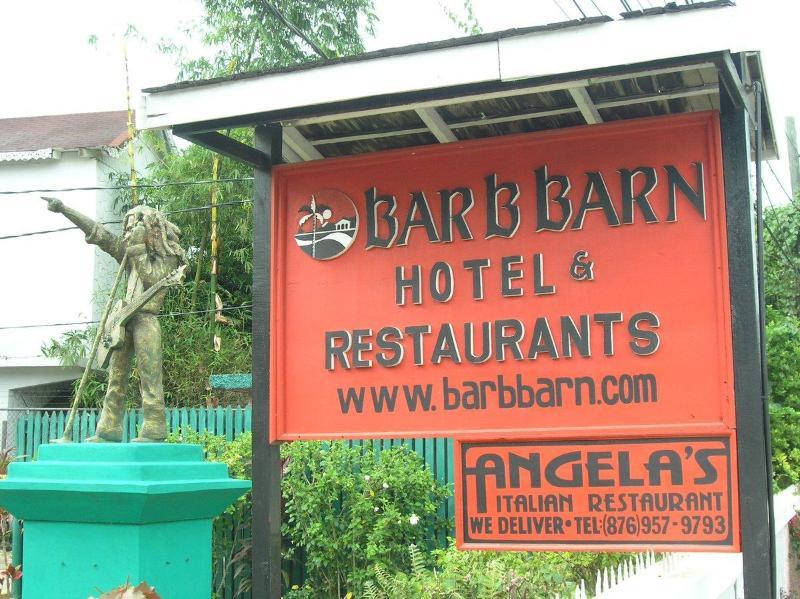 Bar-B-Barn Beach Hotel Negril Bagian luar foto