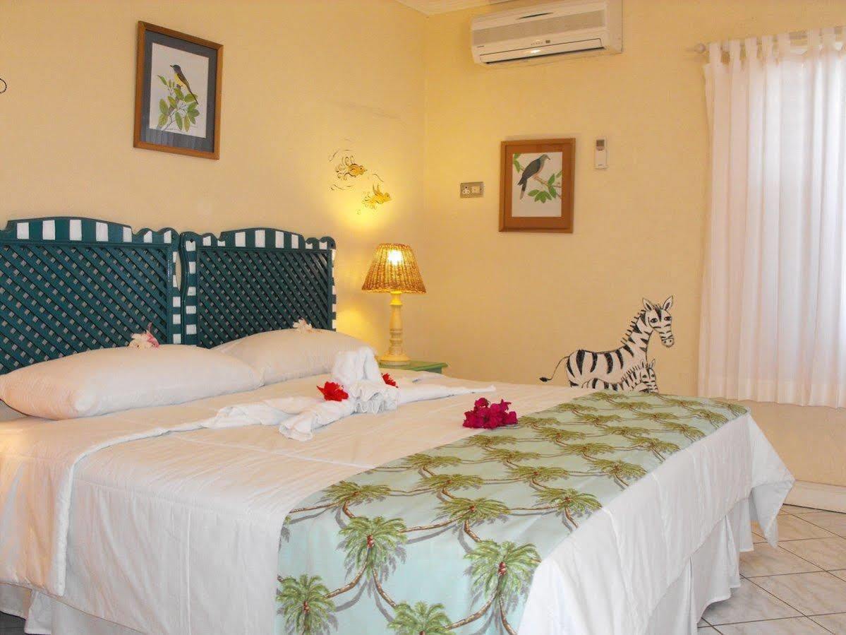 Bar-B-Barn Beach Hotel Negril Bagian luar foto